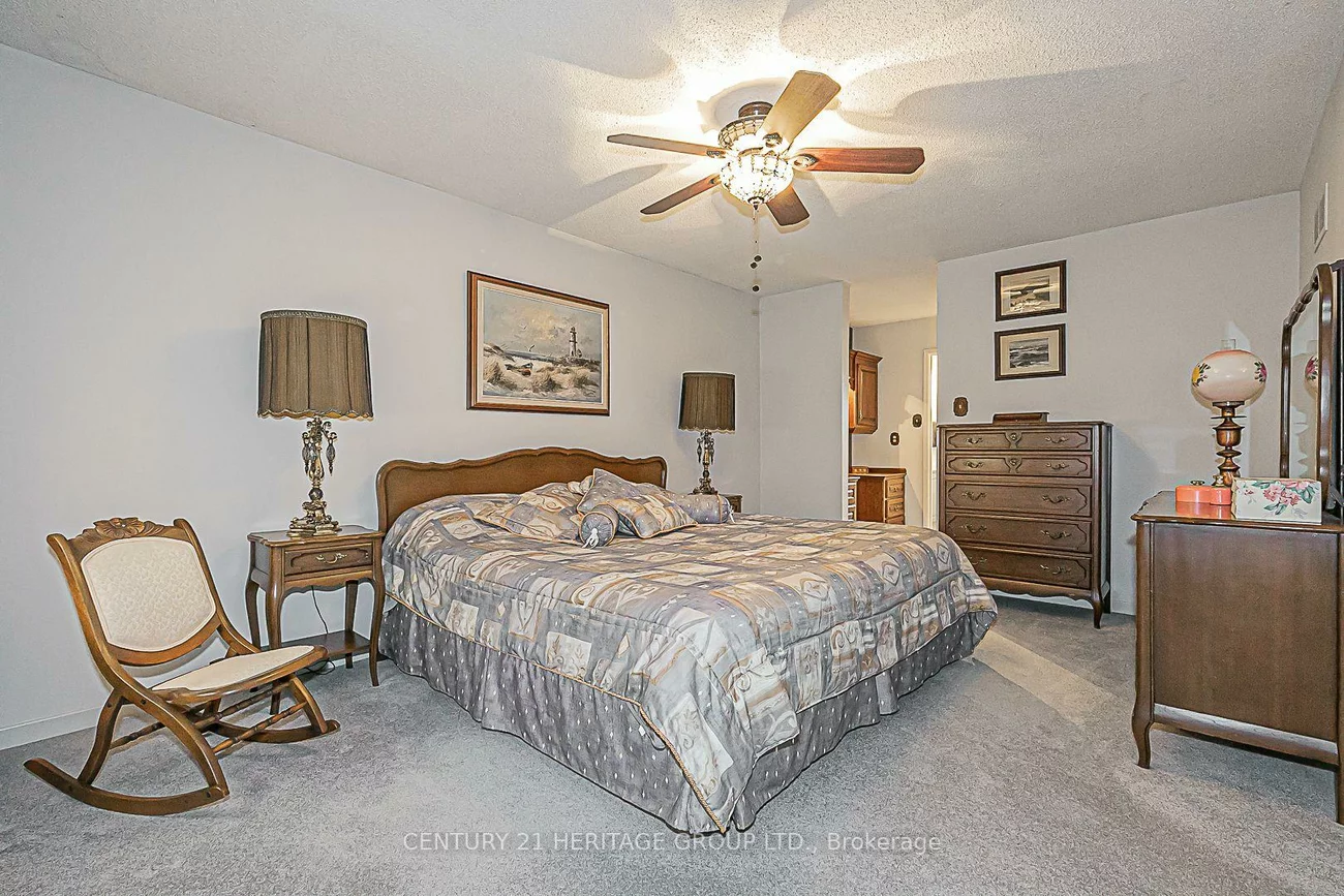 861, Columbia, Huron Heights-Leslie Valley, Newmarket
