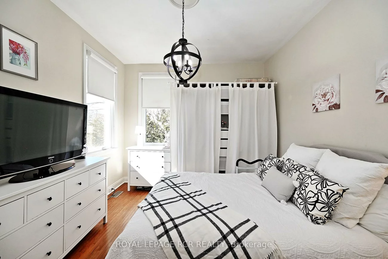727, Lowell, Gorham-College Manor, Newmarket