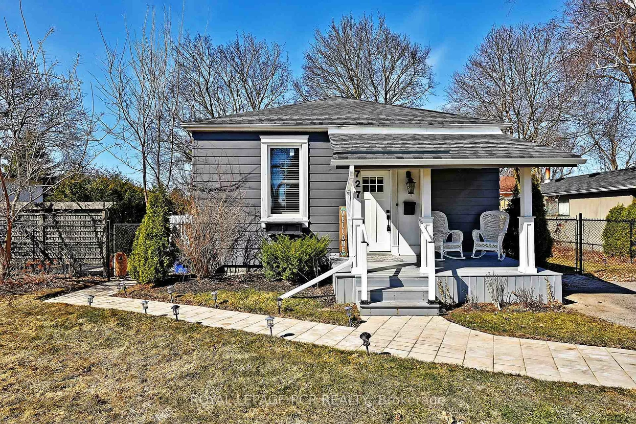 727, Lowell, Gorham-College Manor, Newmarket