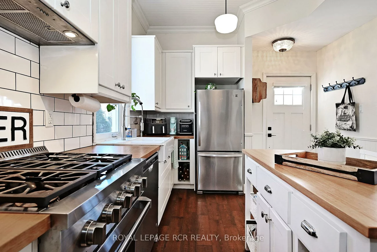 727, Lowell, Gorham-College Manor, Newmarket