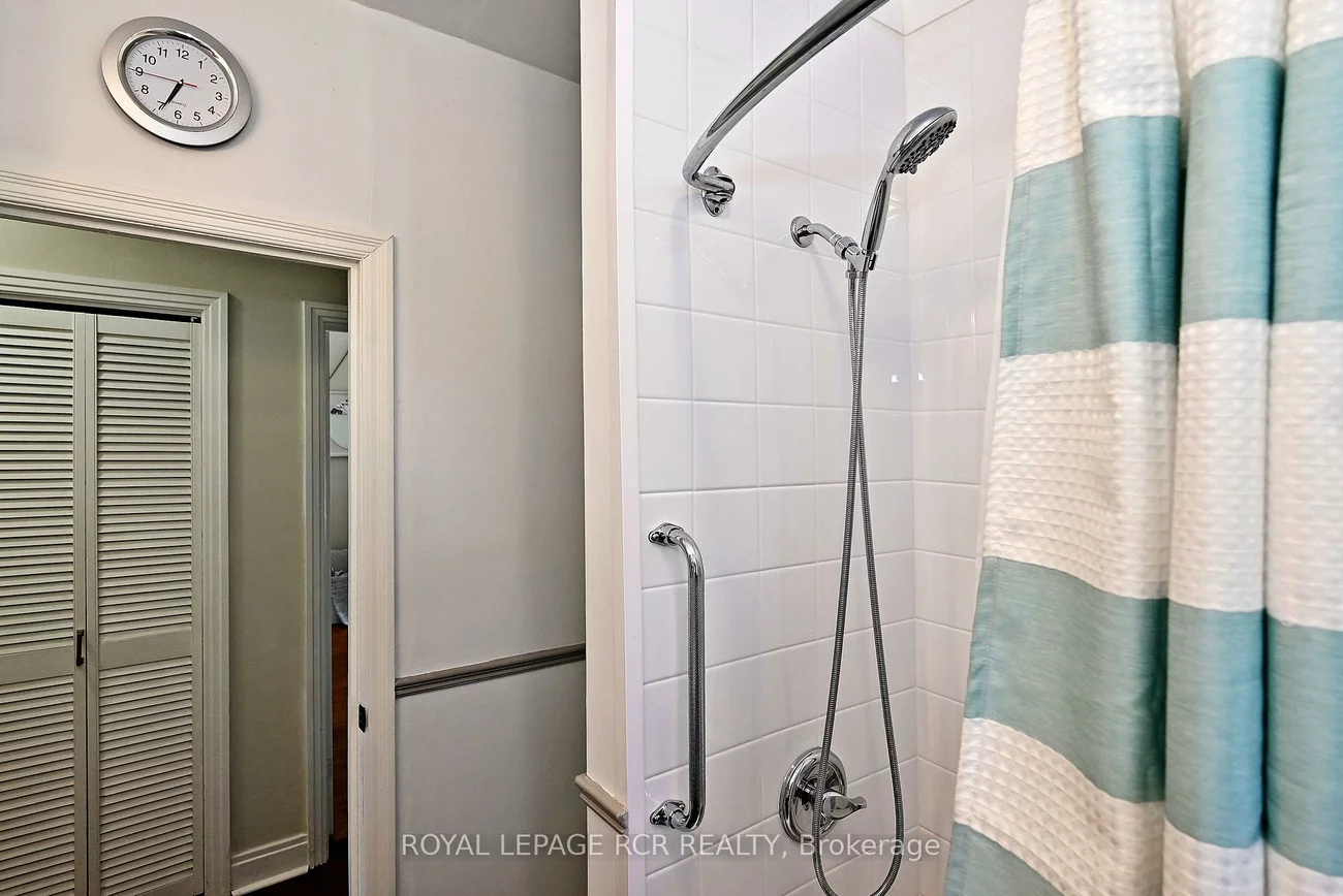 727, Lowell, Gorham-College Manor, Newmarket