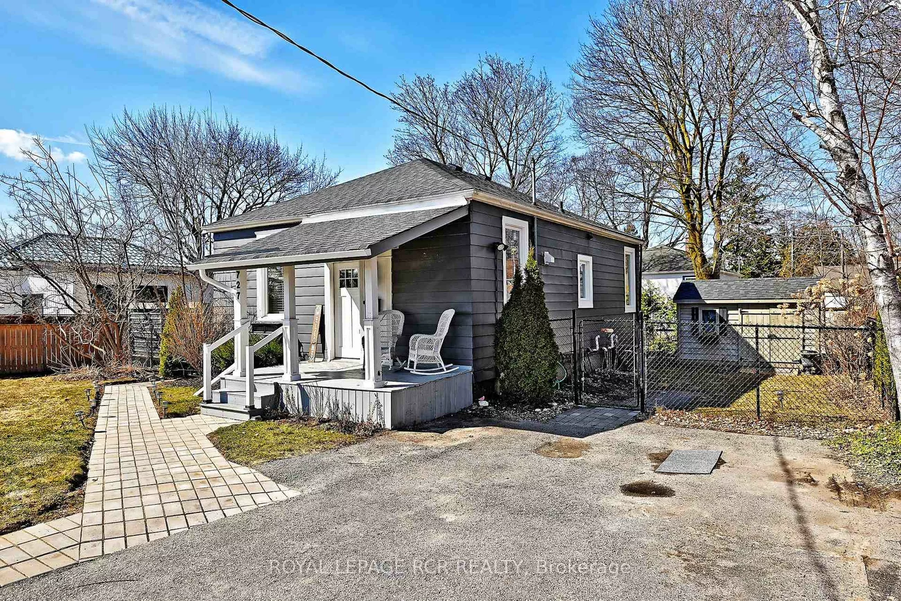 727, Lowell, Gorham-College Manor, Newmarket