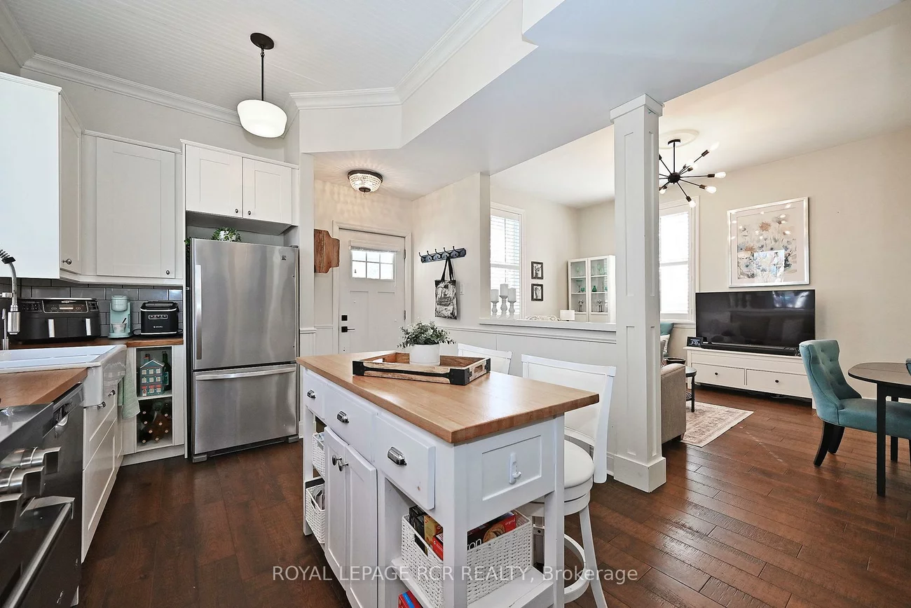 727, Lowell, Gorham-College Manor, Newmarket