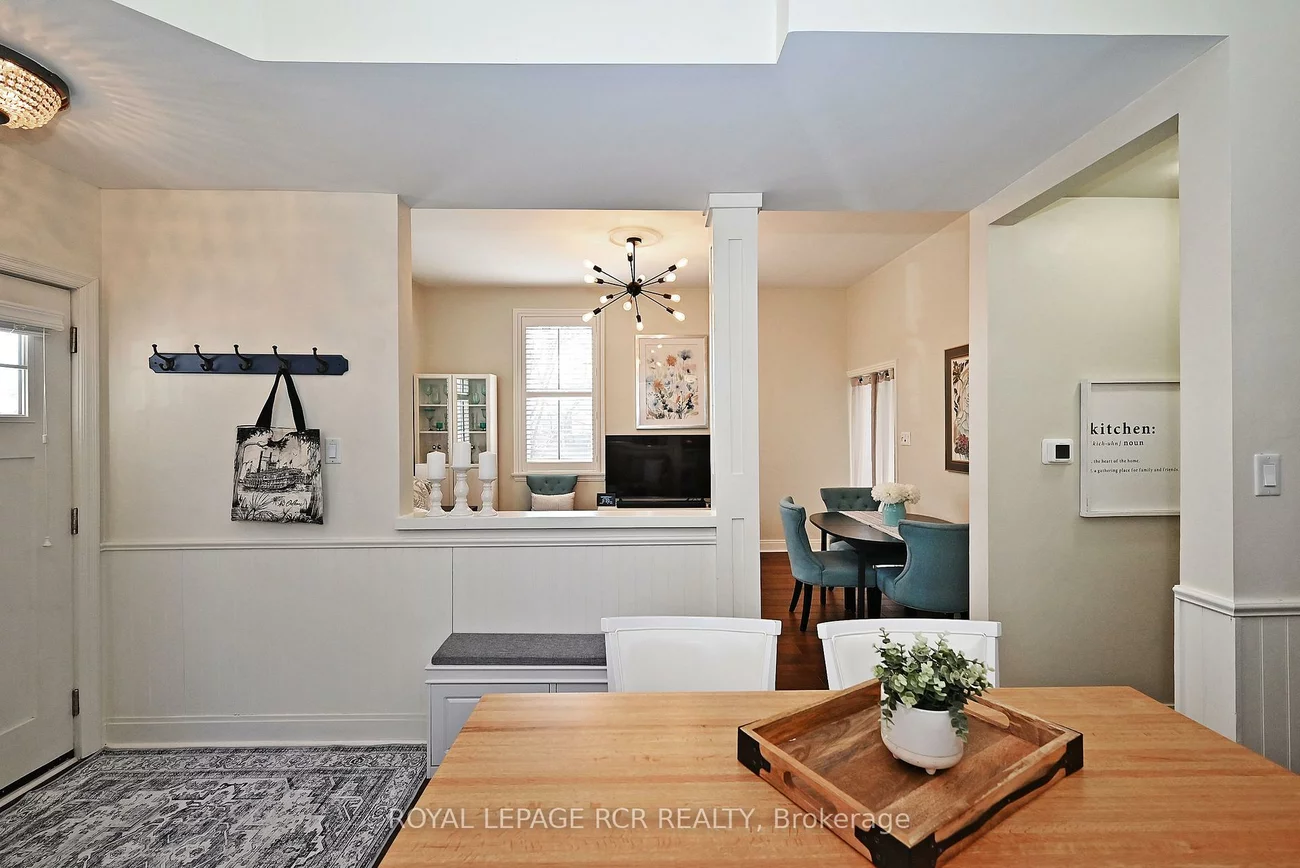727, Lowell, Gorham-College Manor, Newmarket