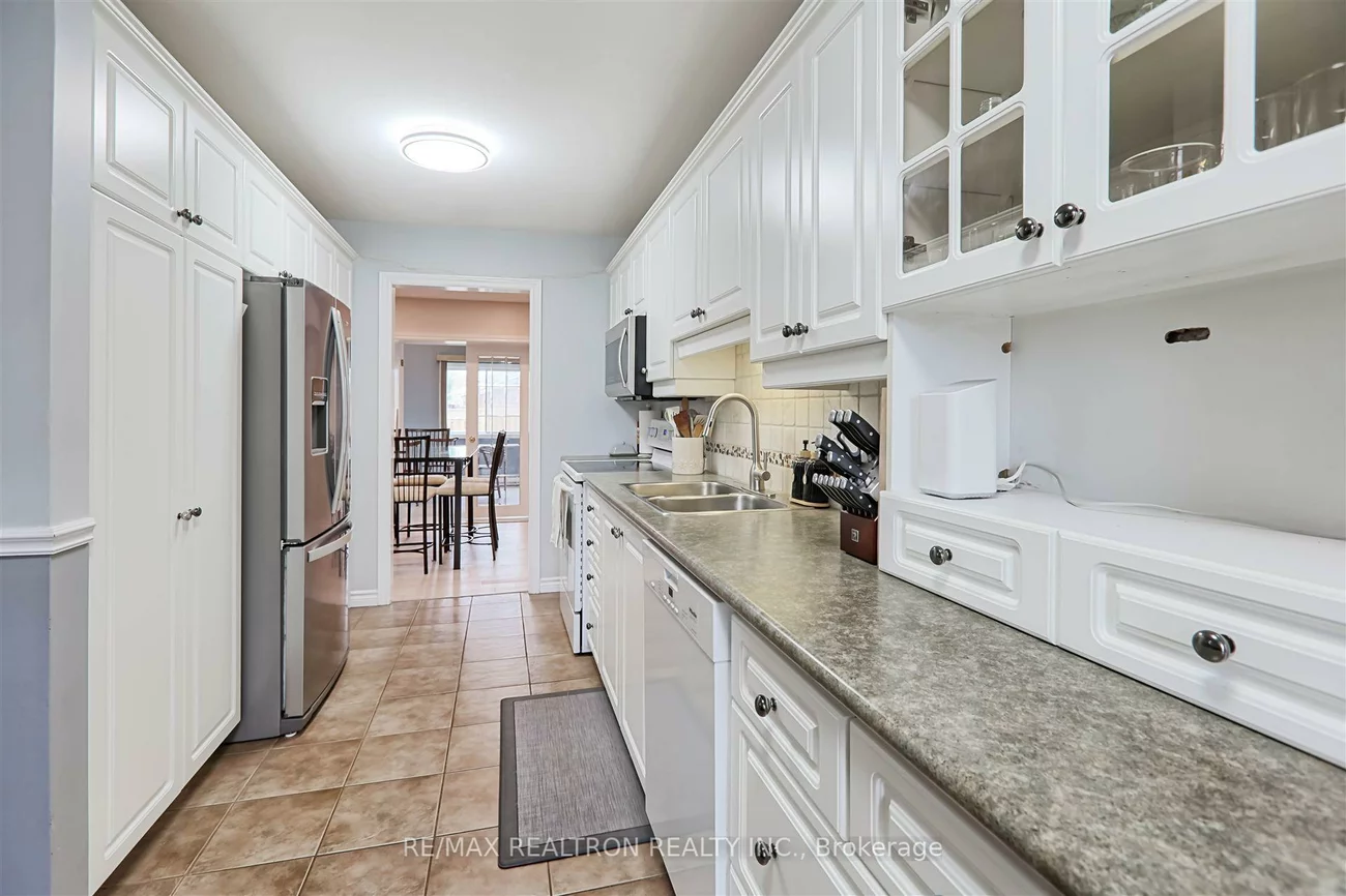 190, Lloyd, Central Newmarket, Newmarket