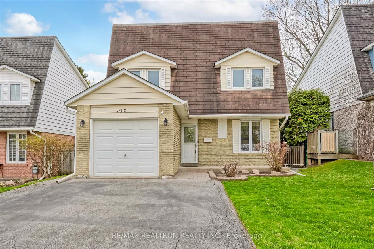 190, Lloyd, Central Newmarket, Newmarket