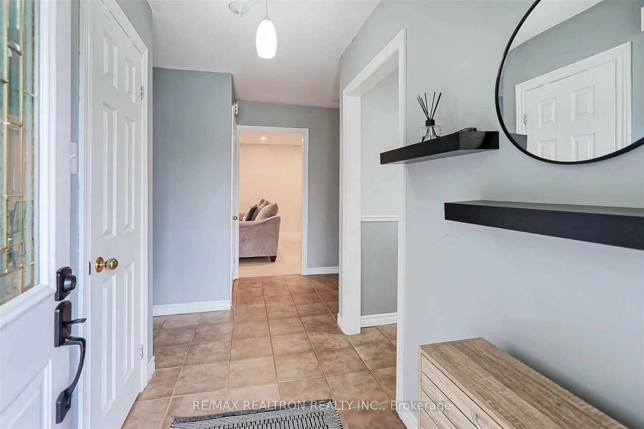 190, Lloyd, Central Newmarket, Newmarket