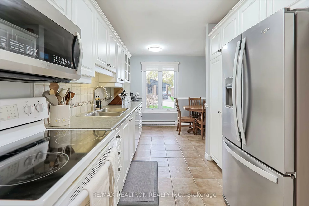 190, Lloyd, Central Newmarket, Newmarket
