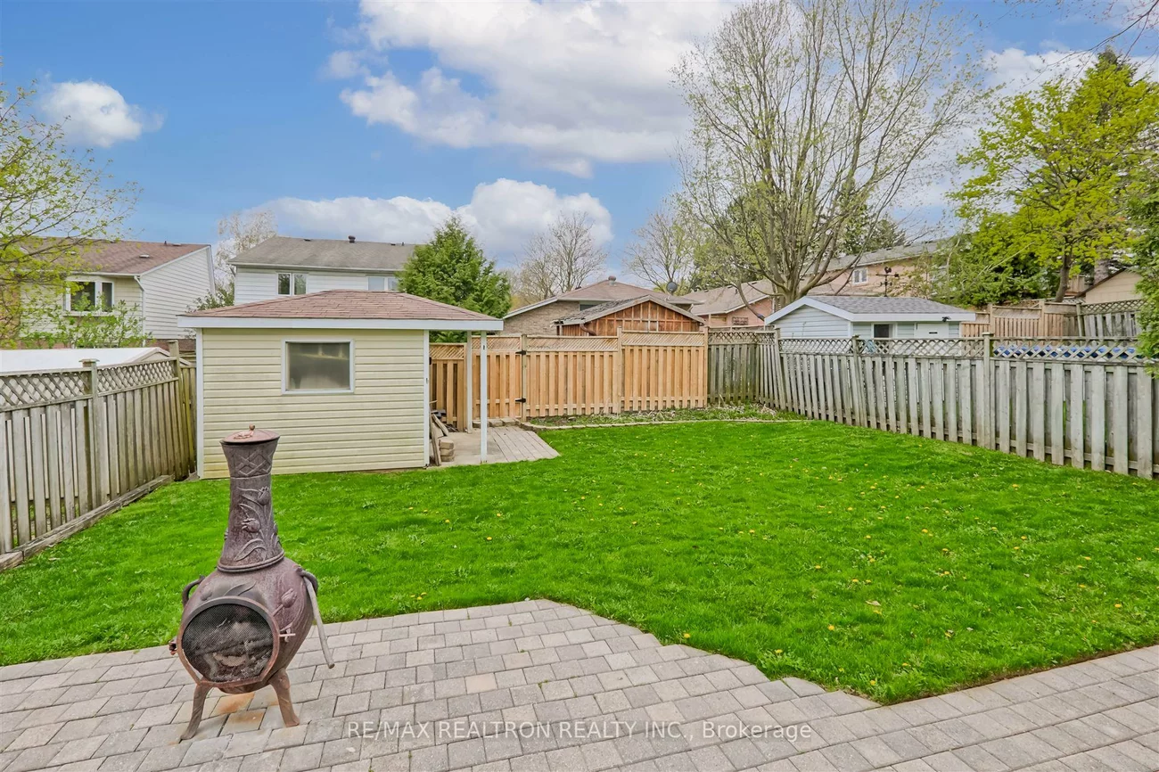 190, Lloyd, Central Newmarket, Newmarket