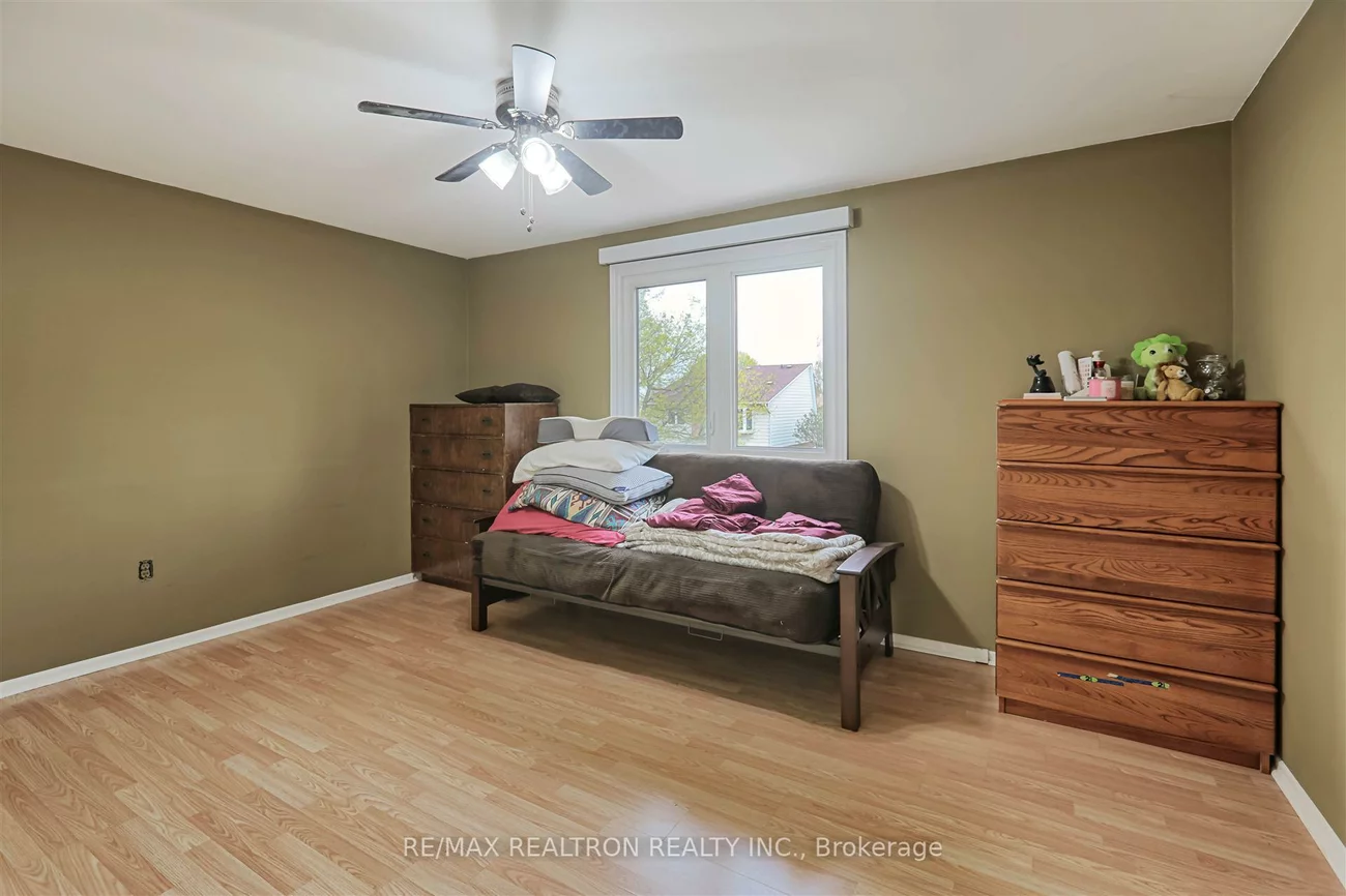190, Lloyd, Central Newmarket, Newmarket