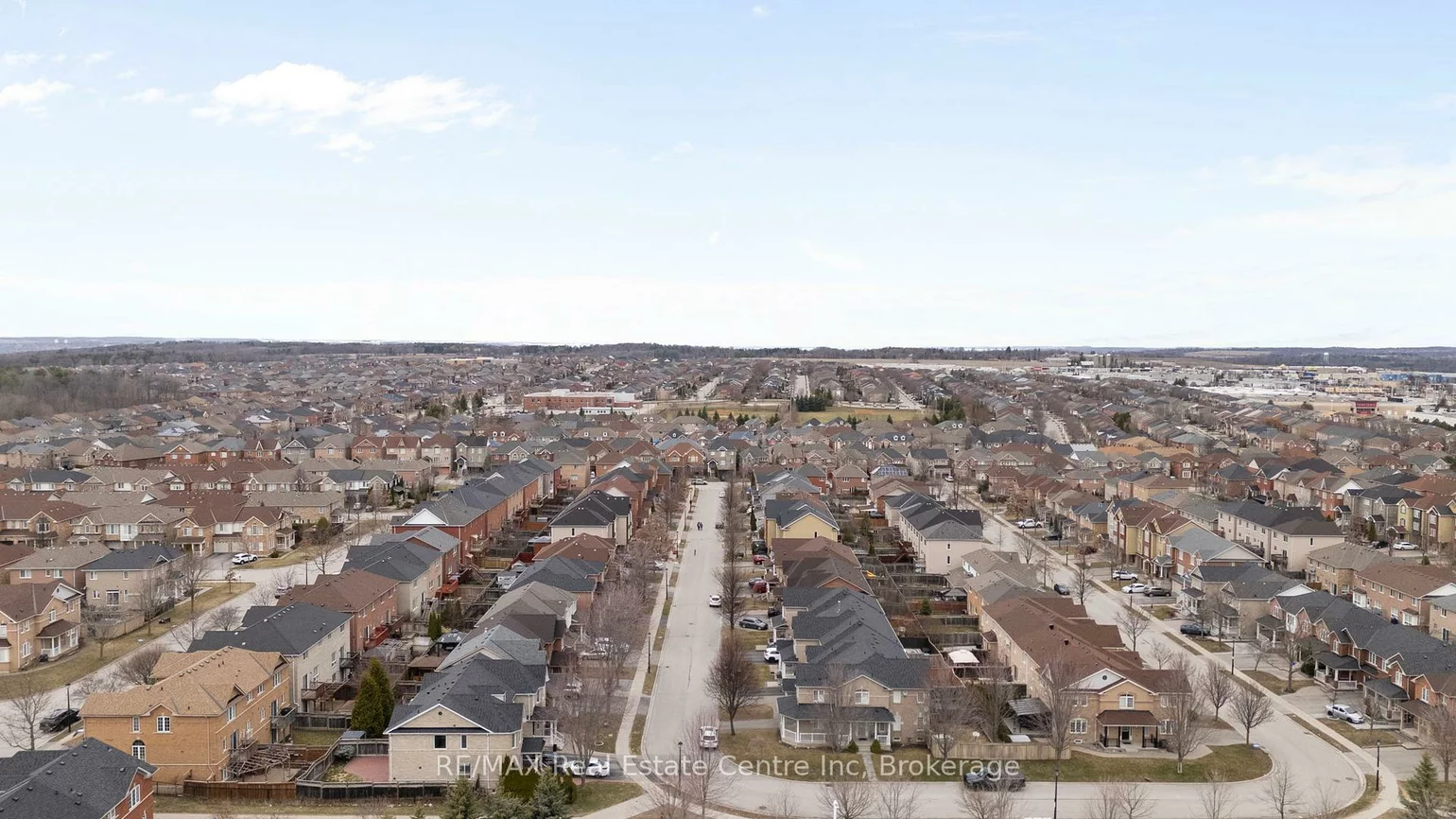 102, Gail Parks, Woodland Hill, Newmarket