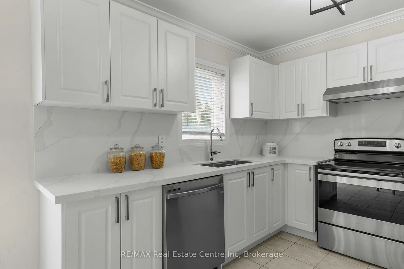 102, Gail Parks, Woodland Hill, Newmarket