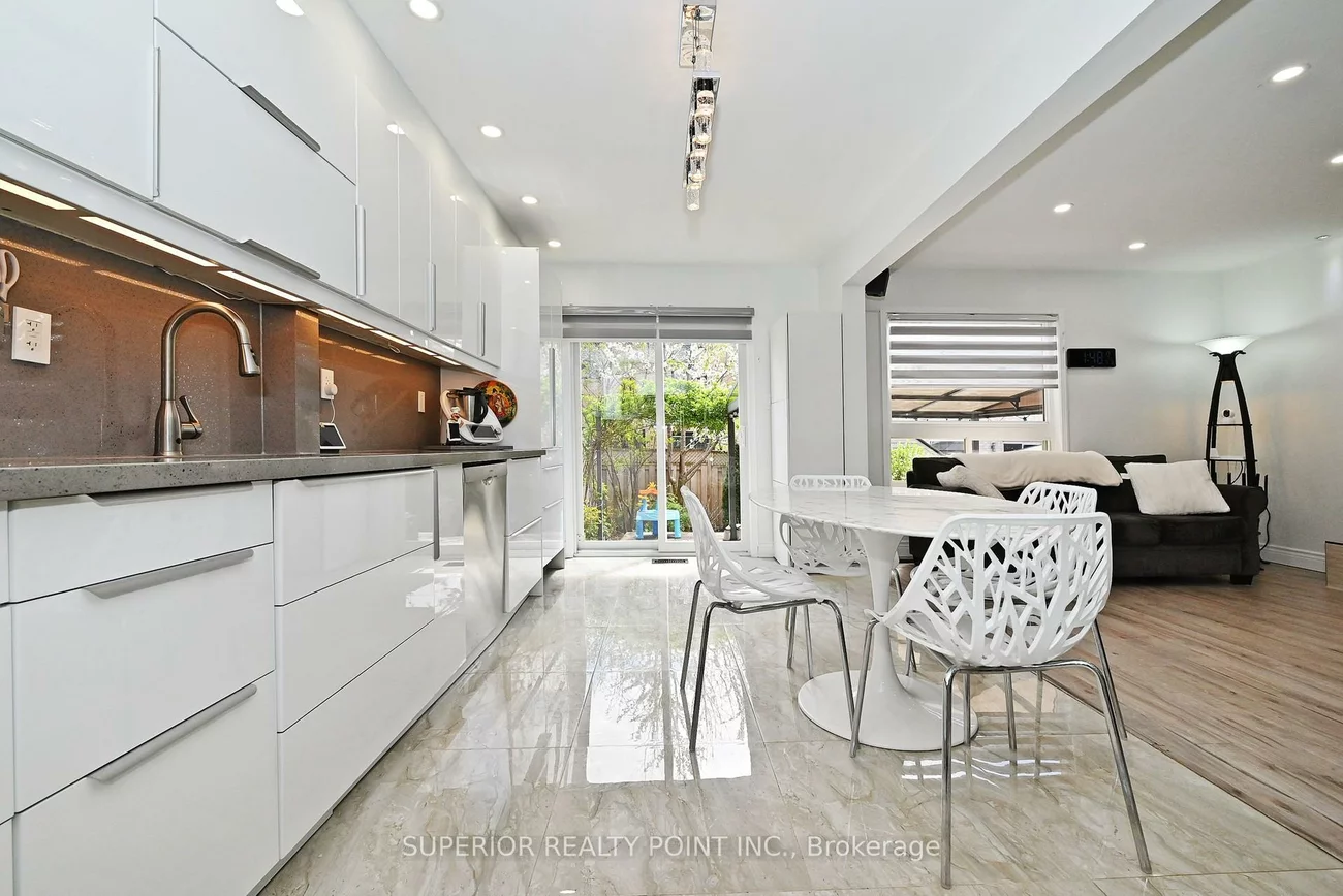 908, Oaktree, Summerhill Estates, Newmarket