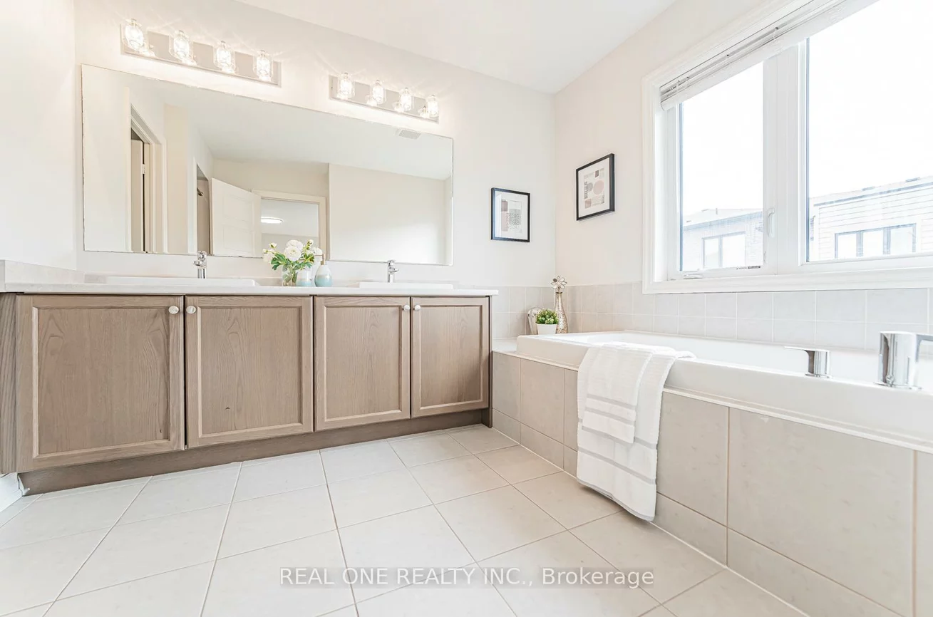 71, Tango, Woodland Hill, Newmarket