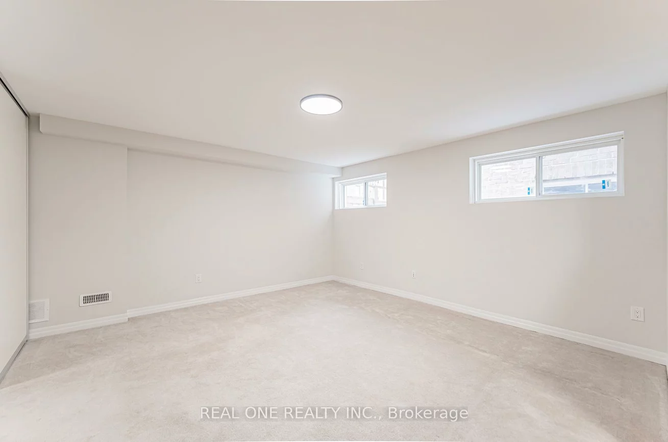 71, Tango, Woodland Hill, Newmarket