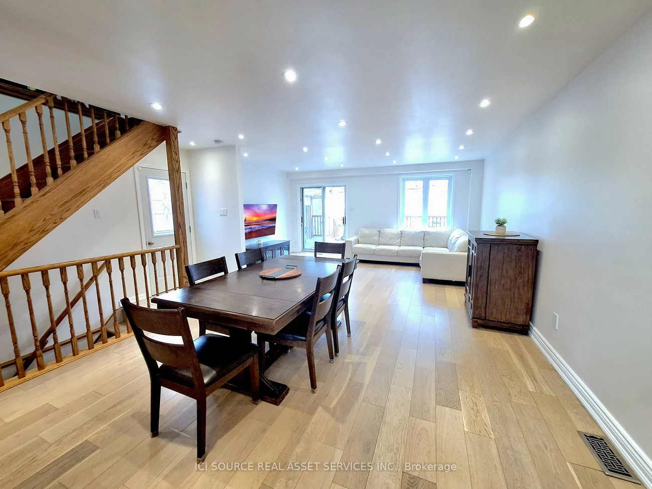 221, Hodgson, Central Newmarket, Newmarket