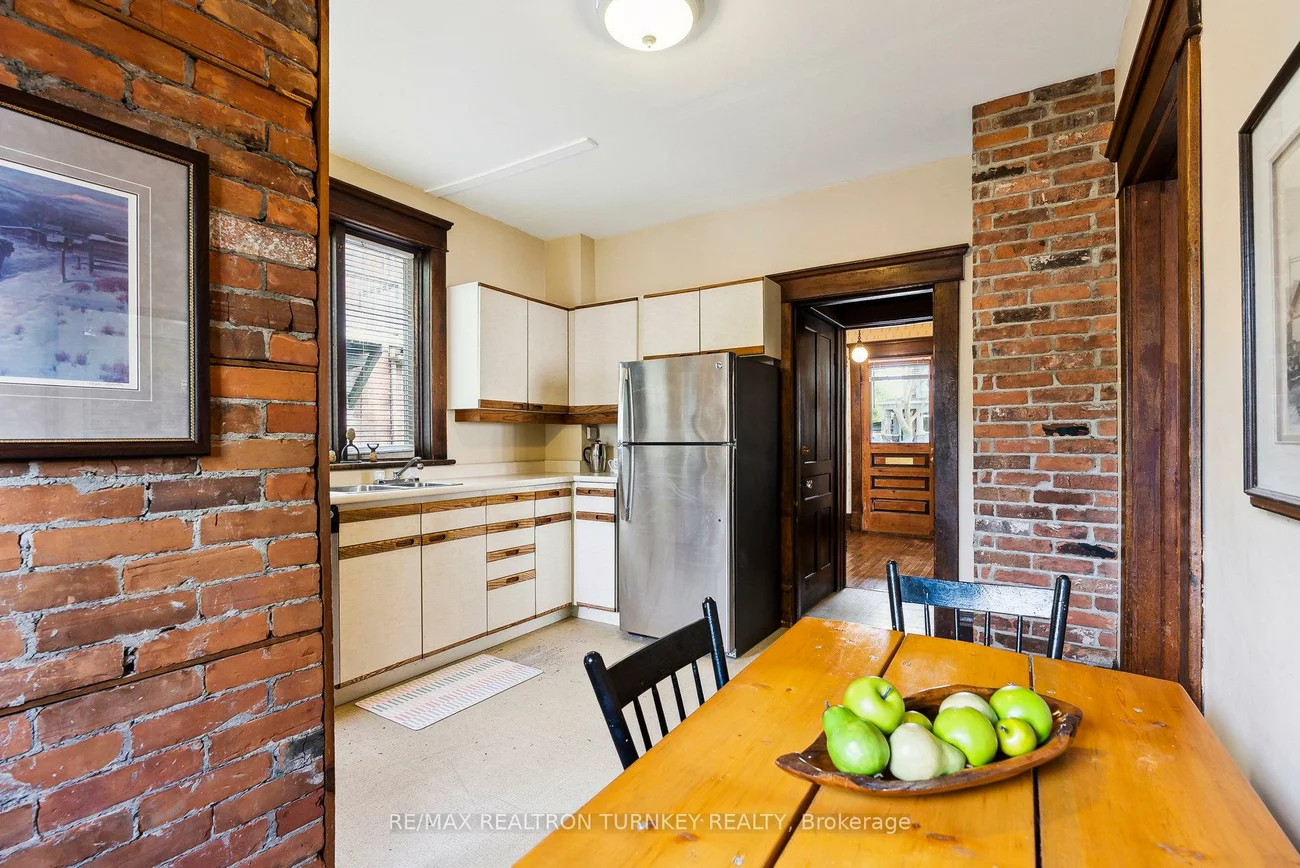 333, Millard, Central Newmarket, Newmarket
