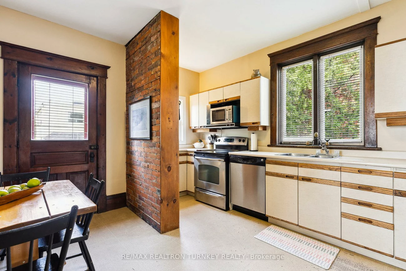 333, Millard, Central Newmarket, Newmarket