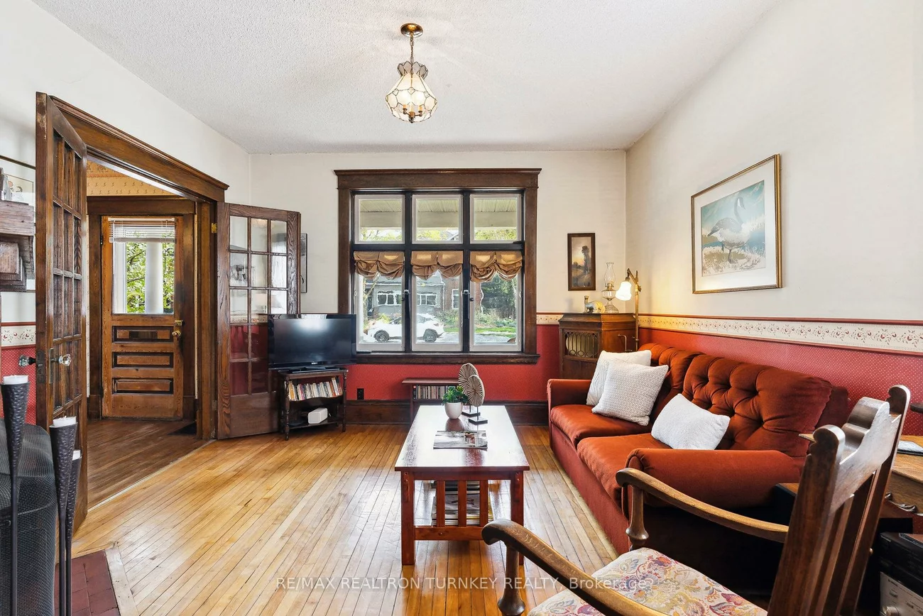 333, Millard, Central Newmarket, Newmarket