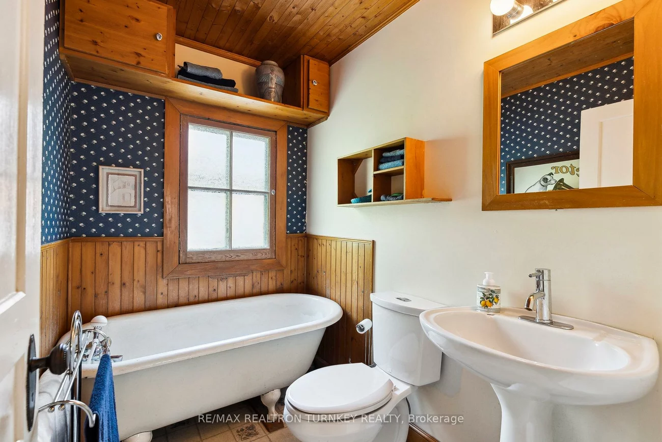 333, Millard, Central Newmarket, Newmarket