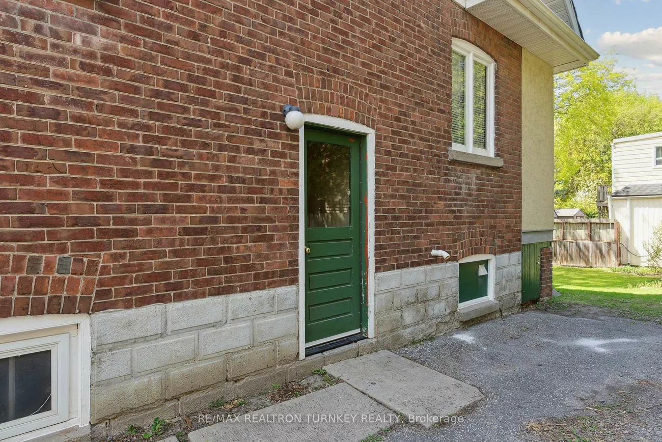333, Millard, Central Newmarket, Newmarket