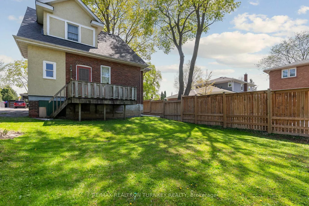 333, Millard, Central Newmarket, Newmarket
