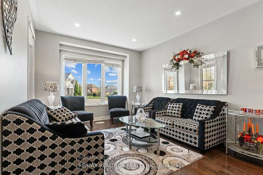 355, Cheryl Mews, Woodland Hill, Newmarket