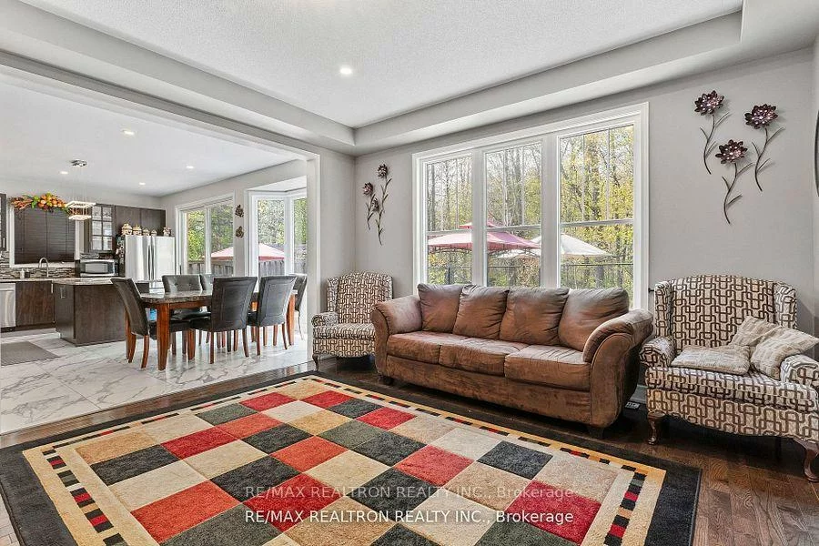 355, Cheryl Mews, Woodland Hill, Newmarket