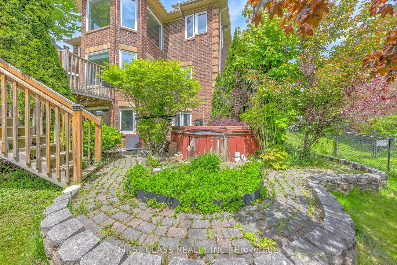 449, Alex Doner, Glenway Estates, Newmarket