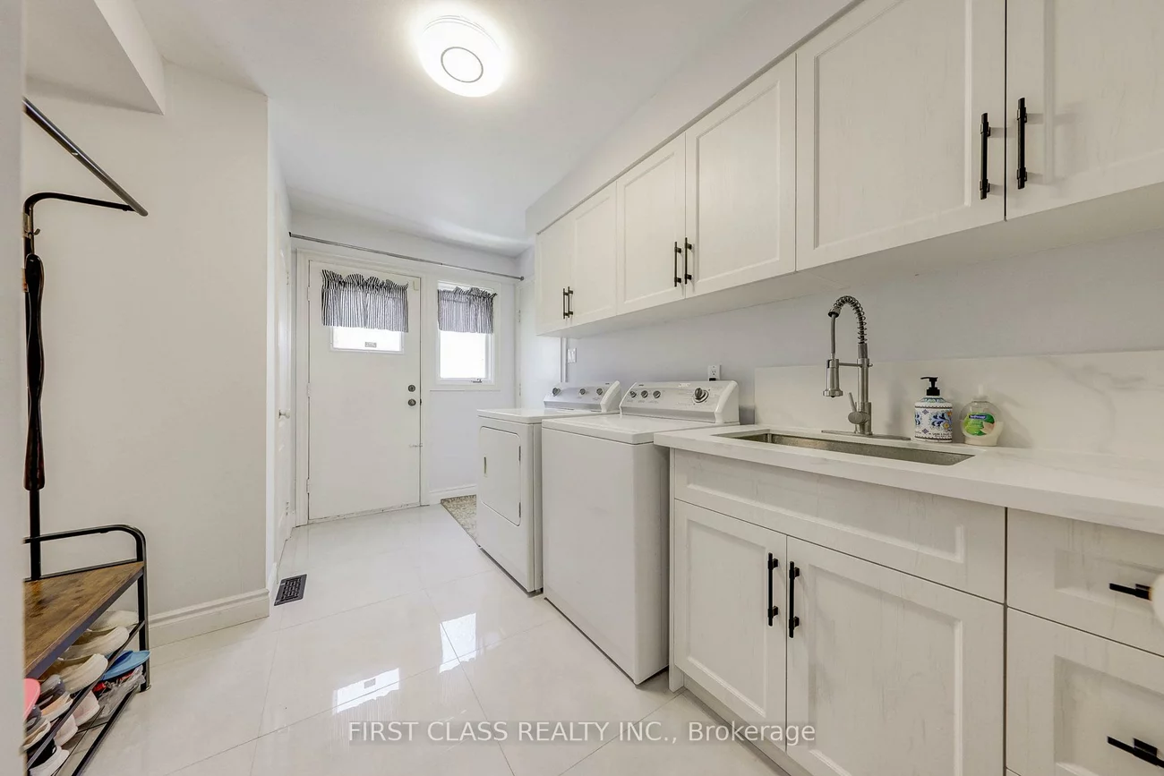 449, Alex Doner, Glenway Estates, Newmarket