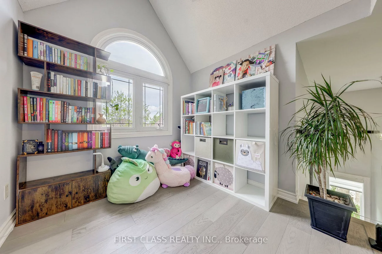 449, Alex Doner, Glenway Estates, Newmarket