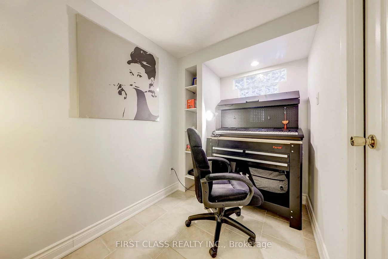 449, Alex Doner, Glenway Estates, Newmarket