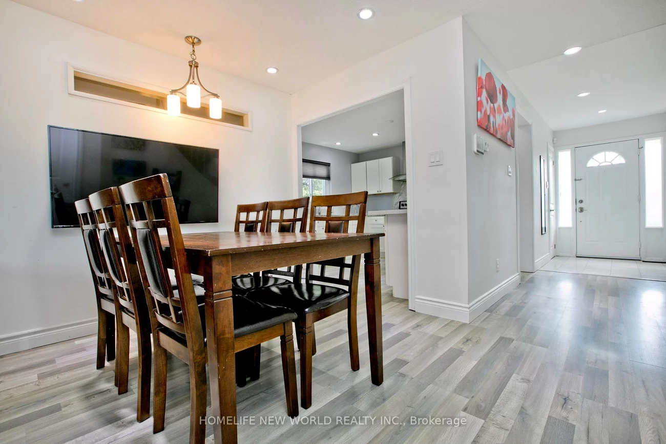 737, Pam, Huron Heights-Leslie Valley, Newmarket