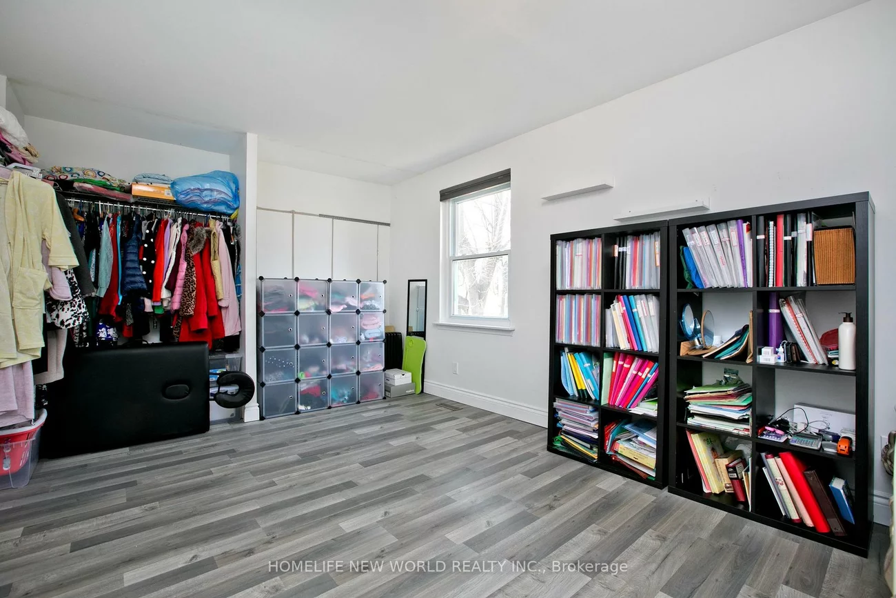 737, Pam, Huron Heights-Leslie Valley, Newmarket