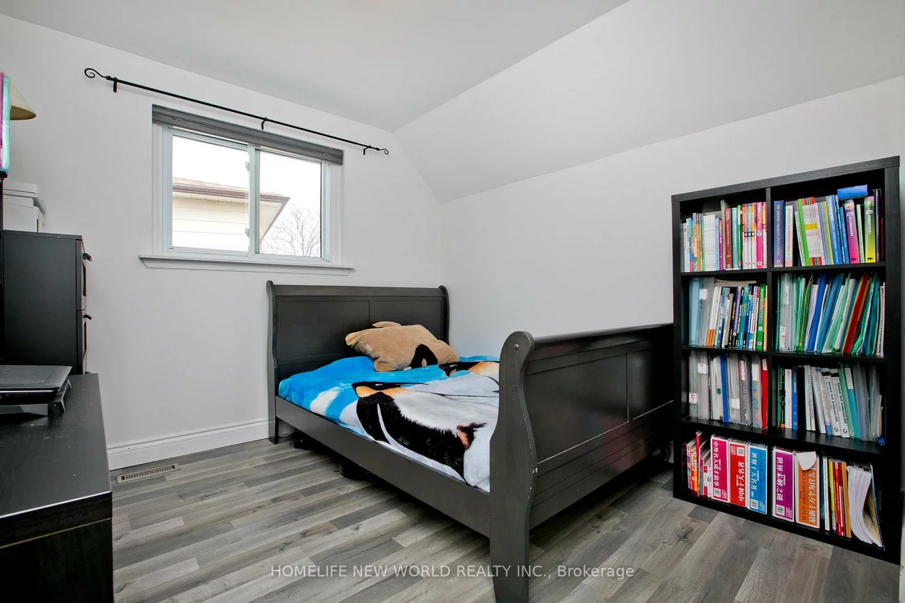 737, Pam, Huron Heights-Leslie Valley, Newmarket
