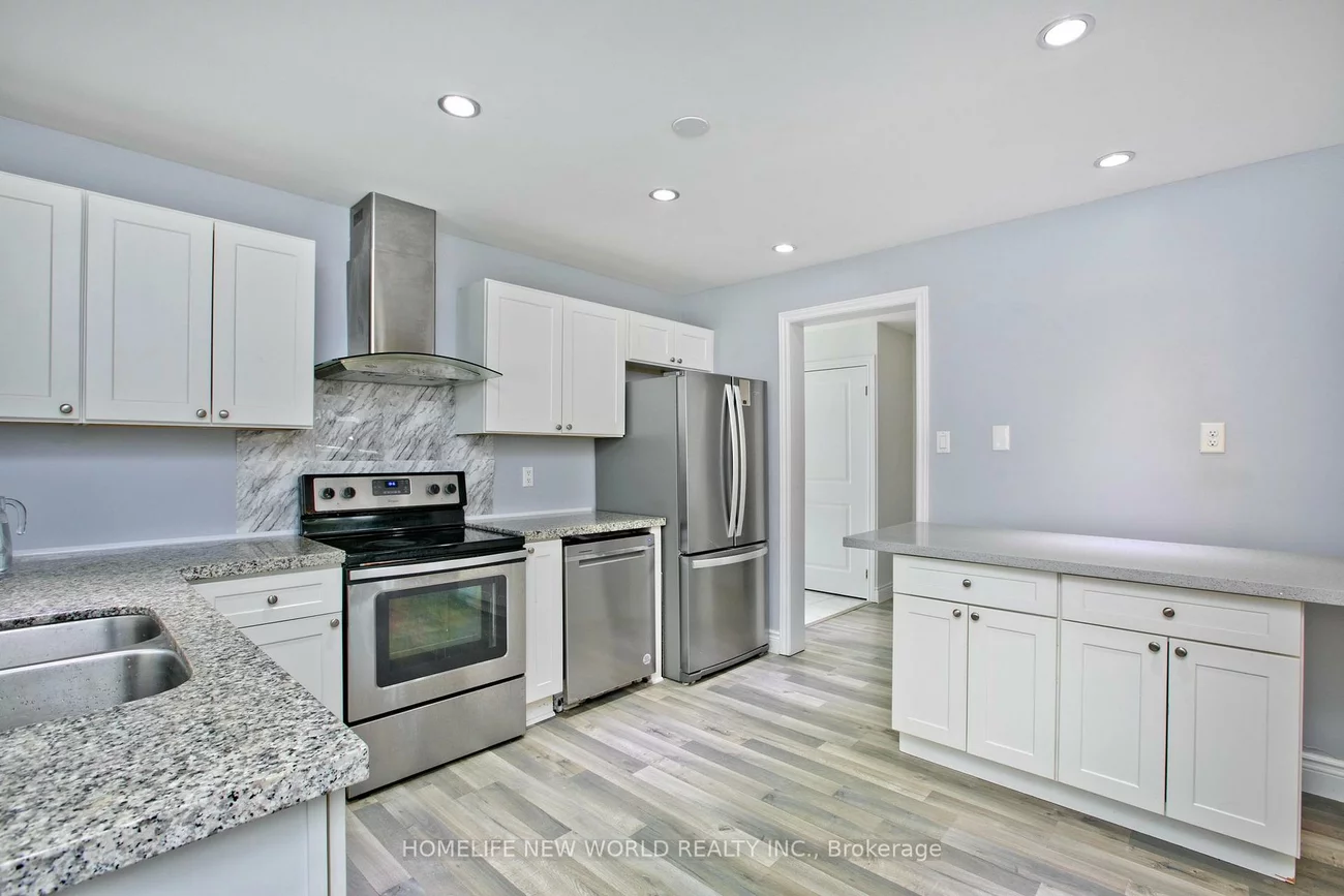 737, Pam, Huron Heights-Leslie Valley, Newmarket