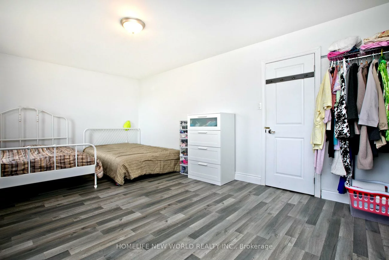 737, Pam, Huron Heights-Leslie Valley, Newmarket