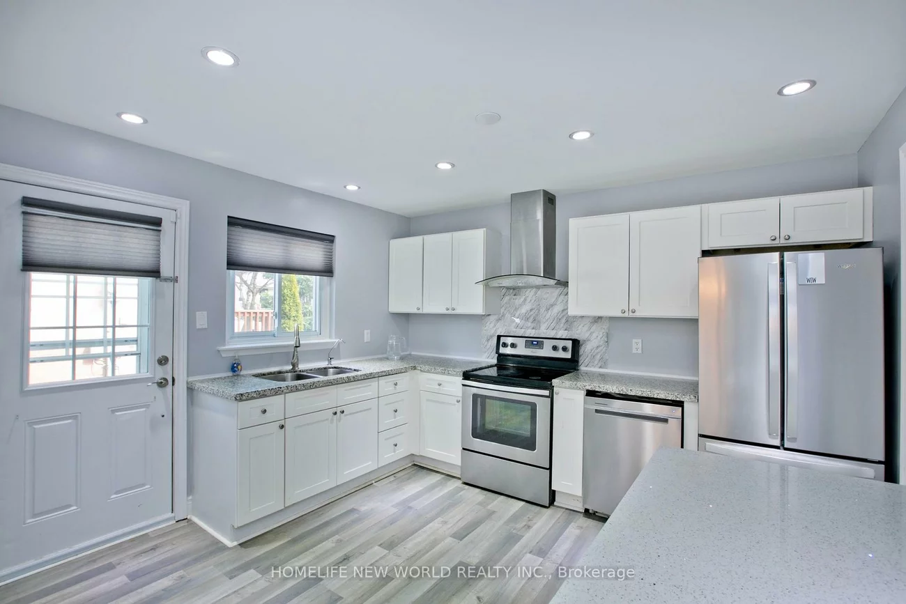 737, Pam, Huron Heights-Leslie Valley, Newmarket