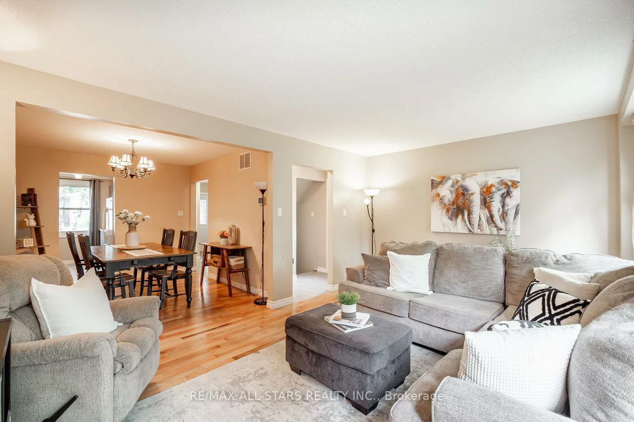199, Hodgson, Central Newmarket, Newmarket