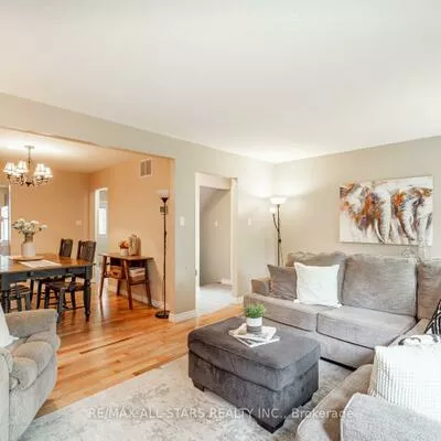 199, Hodgson, Central Newmarket, Newmarket