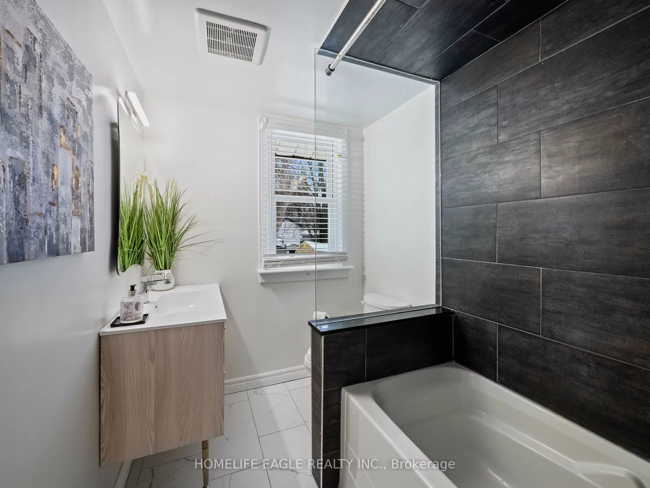 759, Lowell, Gorham-College Manor, Newmarket