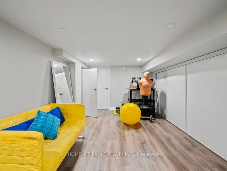 759, Lowell, Gorham-College Manor, Newmarket