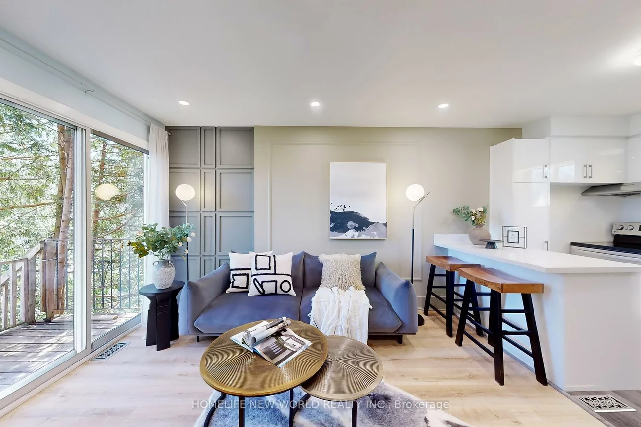 285, Lorne, Central Newmarket, Newmarket