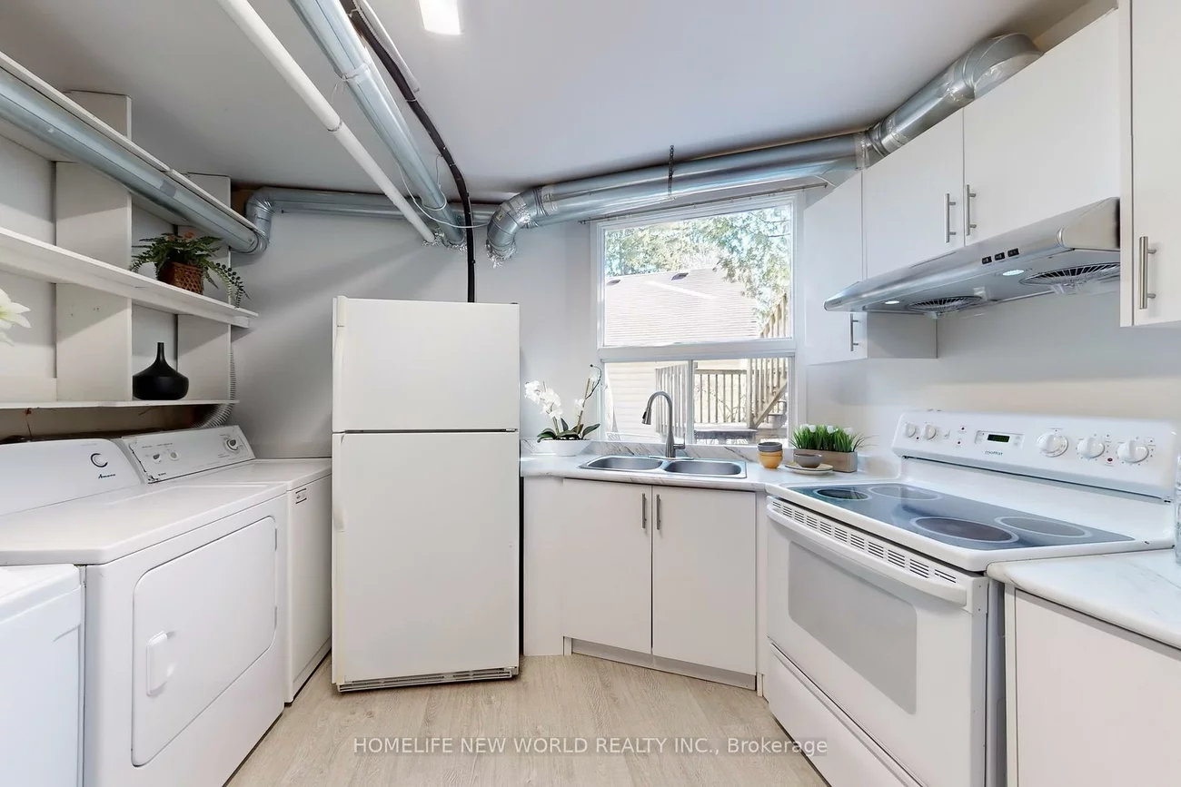 285, Lorne, Central Newmarket, Newmarket
