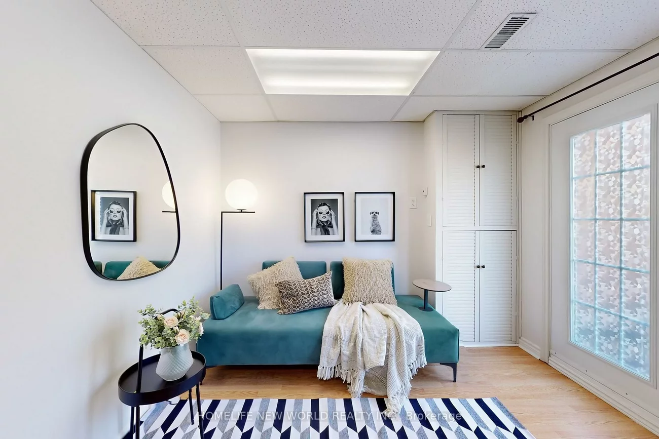 285, Lorne, Central Newmarket, Newmarket