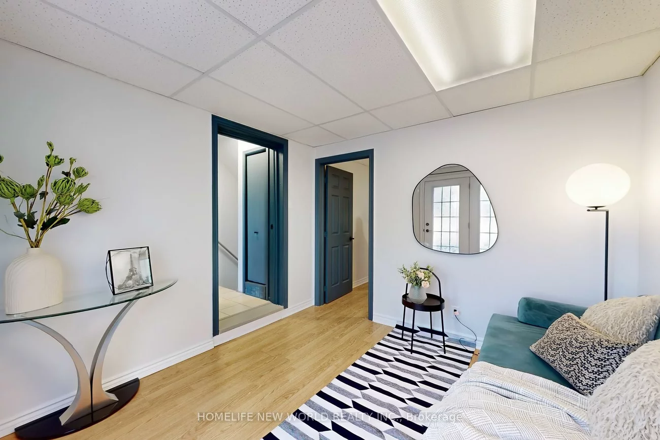 285, Lorne, Central Newmarket, Newmarket
