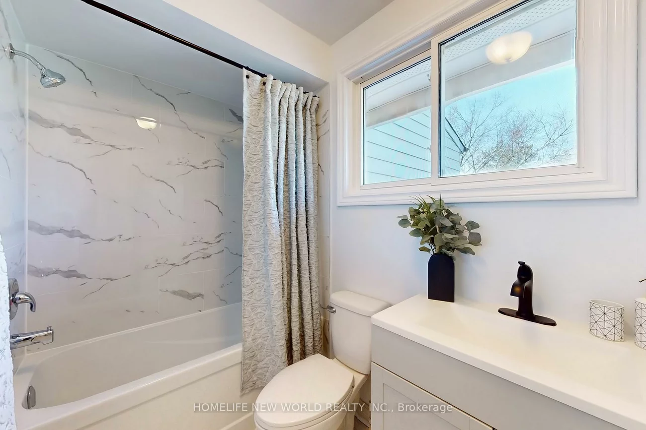 285, Lorne, Central Newmarket, Newmarket