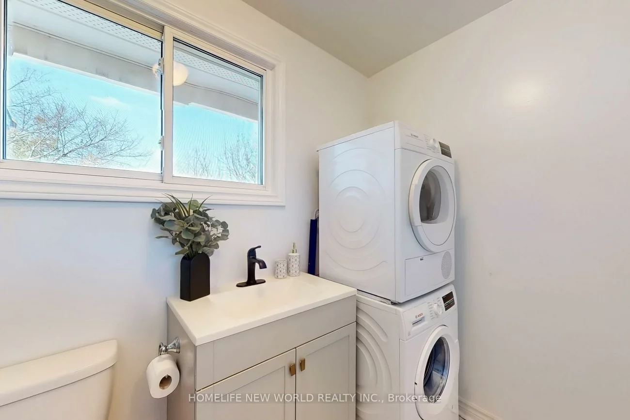 285, Lorne, Central Newmarket, Newmarket