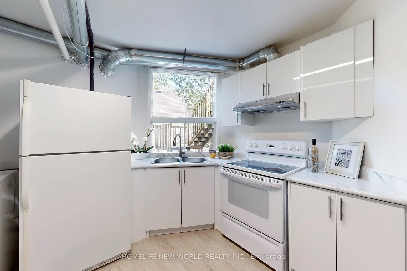 285, Lorne, Central Newmarket, Newmarket