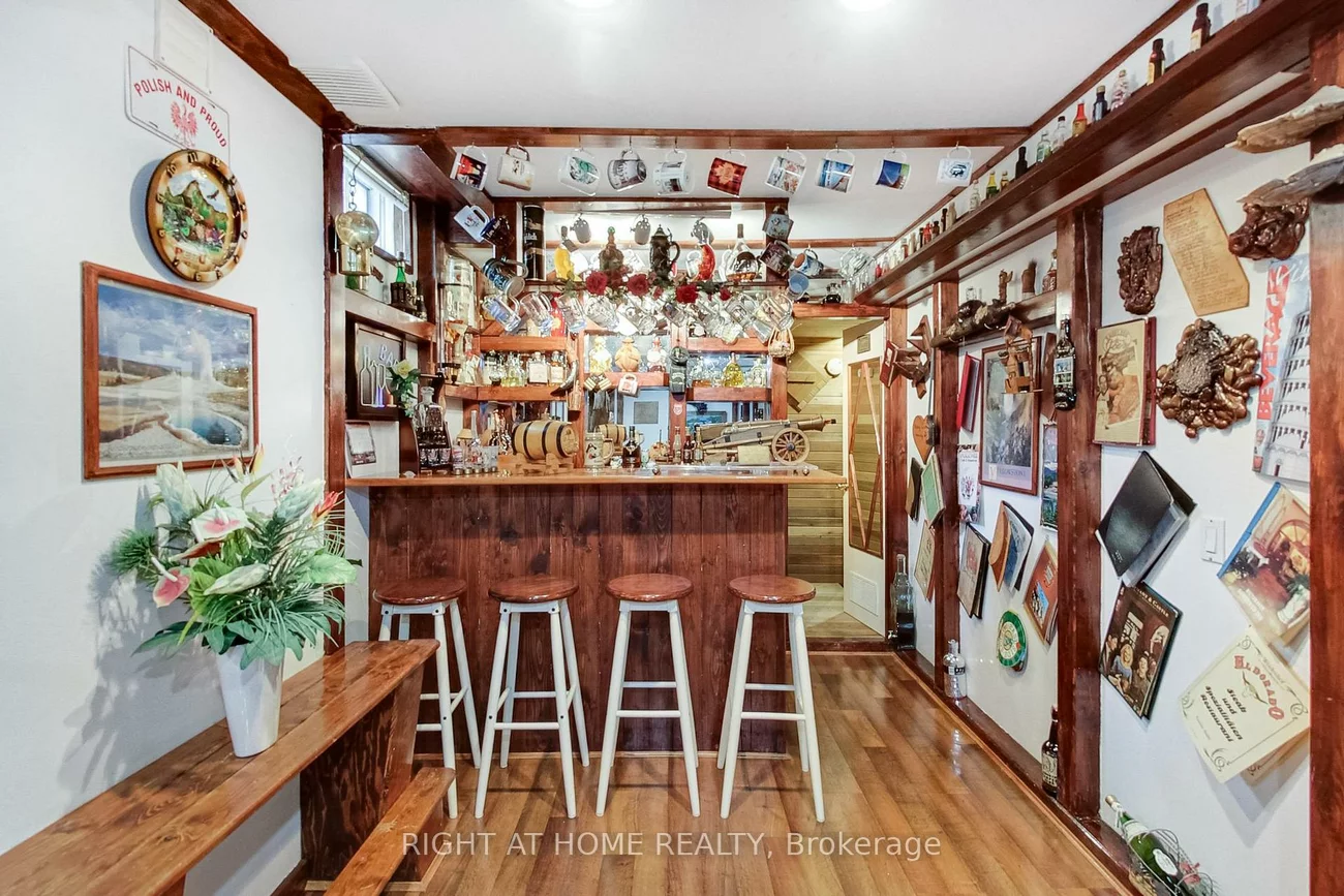 28, Foxtail, Armitage, Newmarket